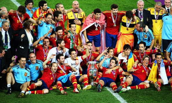 Euro史上最強チーム はどれだ ジダン フランス 無敵のスペインも Theworld ザ ワールド 世界中のサッカーを楽しもう